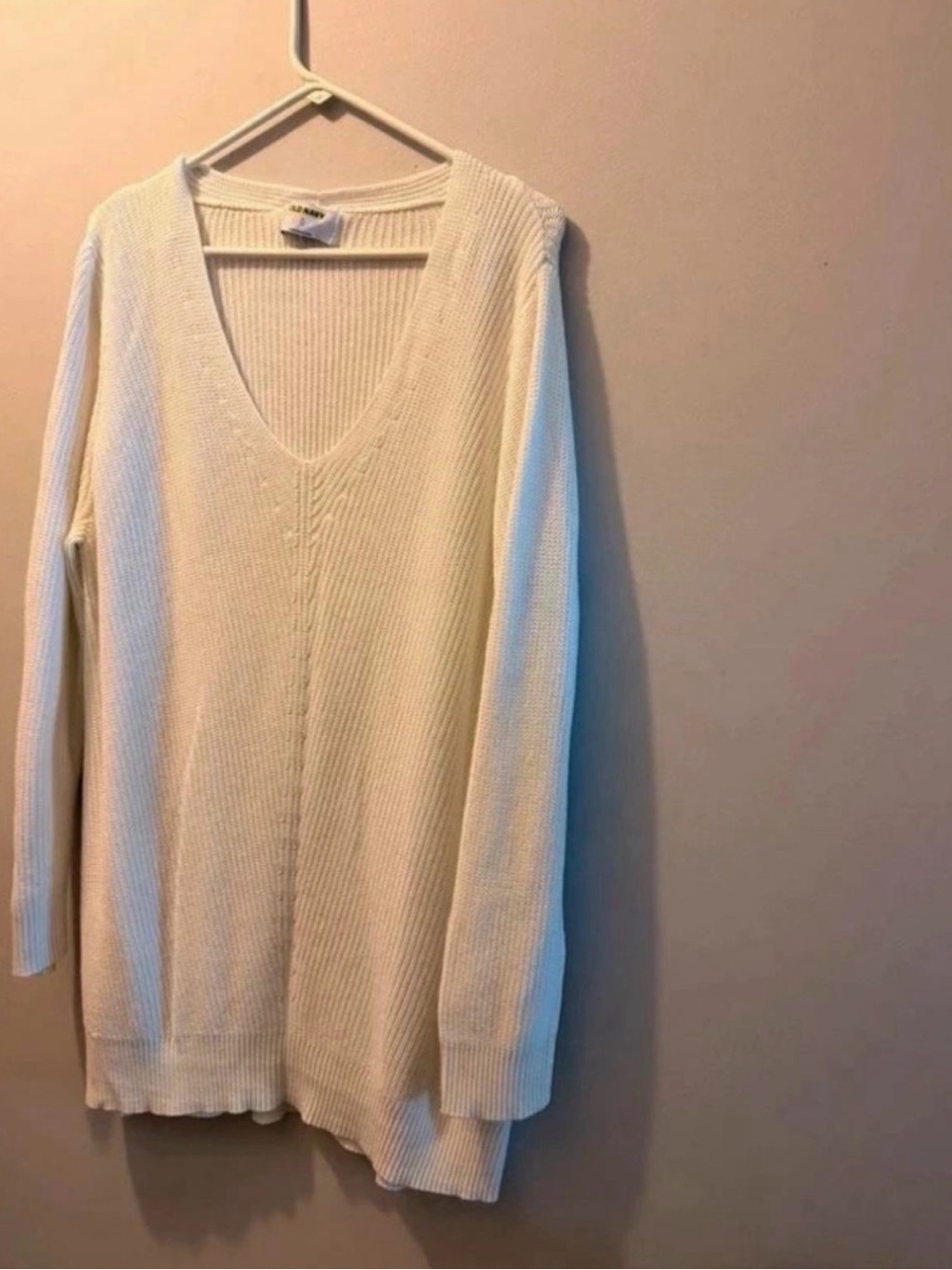 Old Navy Ivory V-Neck Ribbed Knit Sweater - Women's